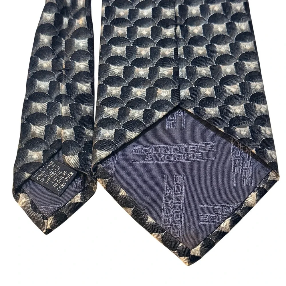 Roundtree & Yorke Silk Tie Black Silver‎ Geometric Hand Sewn Professional